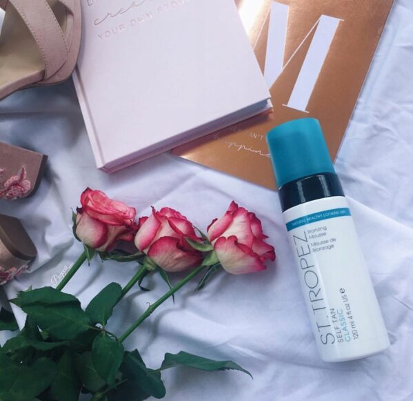 St.Tropez Self Tan Classic Mousse 120ml + Rękawica - obrazek 3
