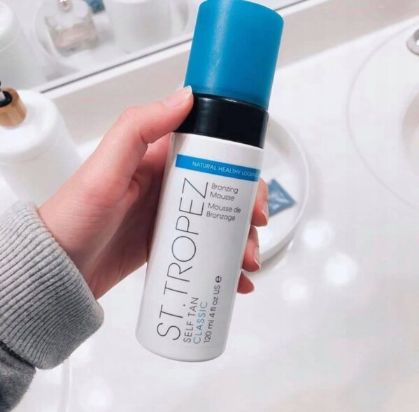 St.Tropez Self Tan Classic Mousse 120ml + Rękawica - obrazek 6